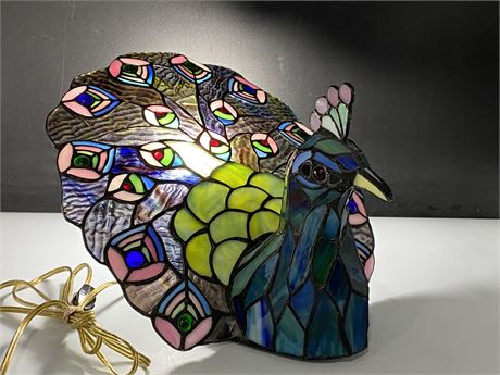 VINTAGE STAINED GLASS PEACOCK LAMP (12”X8.5”)