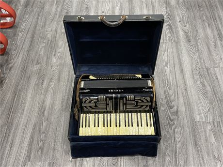 VINTAGE 1950s HOHNER ACCORDION IN CASE - VERY DECO STYLE (Good shape)