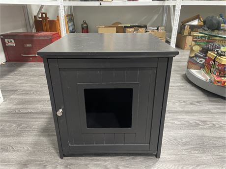 DOG / CAT PET HOUSE - END TABLE 20”x20”x20”