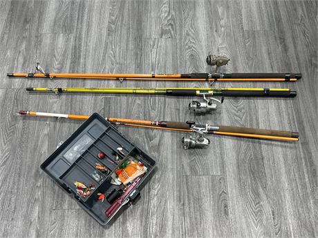 3 FISHING RODS W/REELS & TACKLE BOX