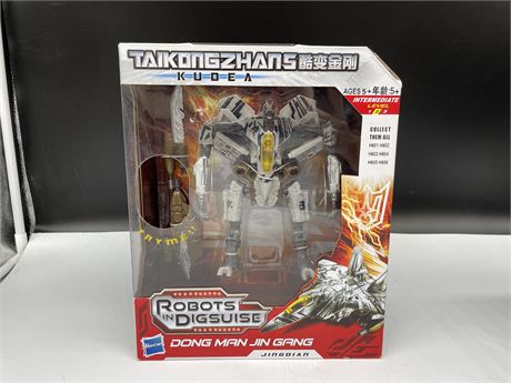 FACTORY SEALED NEW - TRANSFORMERS FIGURINE