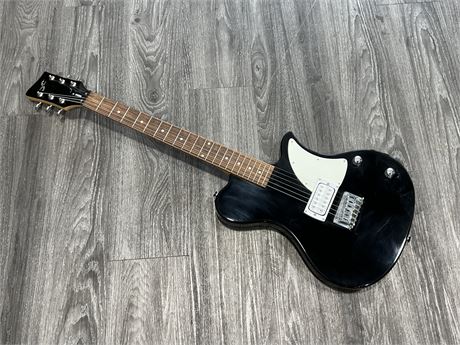 FIRST ACT ELECTRIC GUITAR