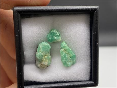 GENUINE COLOMBIAN EMERALD CRYSTAL SPECIMENS 5.87 CT