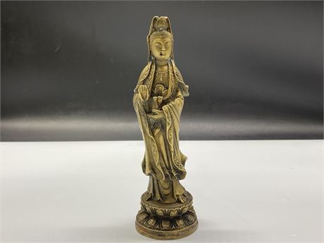 EARLY CHINESE TIBETAN BRONZE STATUE WITH MARKS ON BOTTOM