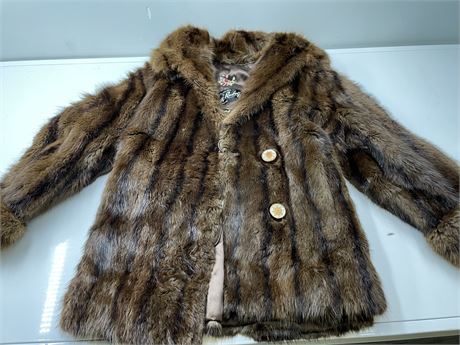 CUSTOM MADE FUR JACKET BY H.RUDOLPH (WOMENS LARGE)
