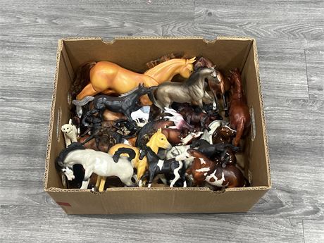 BOX OF HORSE & SOME DOG FIGURES - LARGE AND SMALL