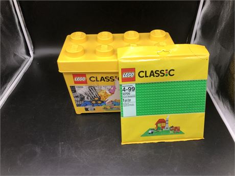 LARGE LEGO BOX+NEW LEGO PLATE