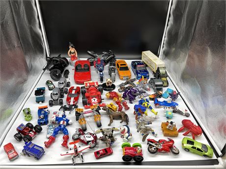 LARGE LOT OF MISC TOYS - SOME DIECAST / VINTAGE
