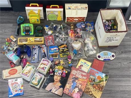 LOT OF VINTAGE GAMES, TOYS, & BOOKS