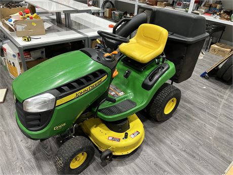 JOHN DEERE D105 AUTO LAWN TRACTOR - GOOD WORKING CONDITION W/LOW HOURS USED