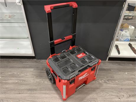 MILWAUKEE PACKOUT ROLLING CASE (22” wide)