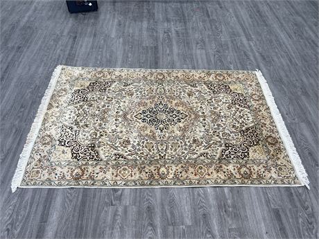 VINTAGE HAND KNOTTED PERSIAN CARPET - 49”x79”