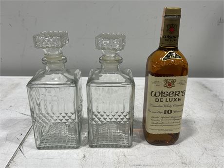 SEALED 1979 WISERS 750ML & 2 GLASS DECANTERS