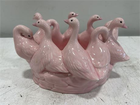 VINTAGE LUSTERWARE GAGGLE OF GEESE BOWL MADE IN MAPLE RIDGE - 9” X 5”