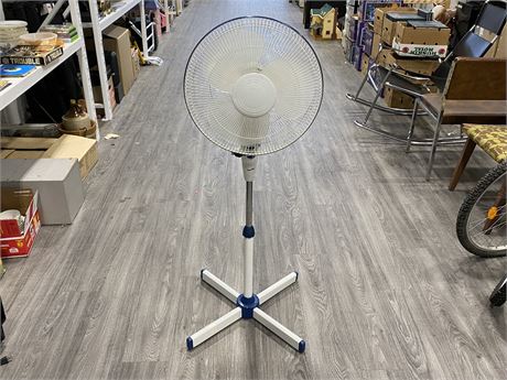 STAND UP FAN (48” TALL)
