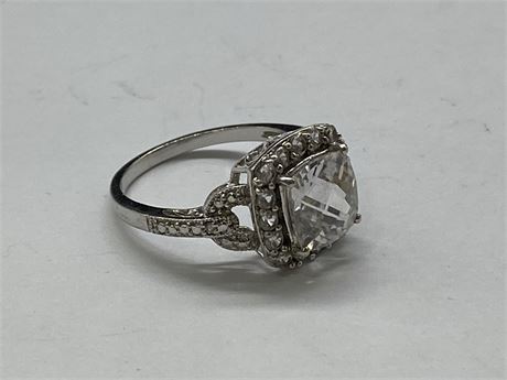 925 STERLING SILVER RING (SIZE 6.5)