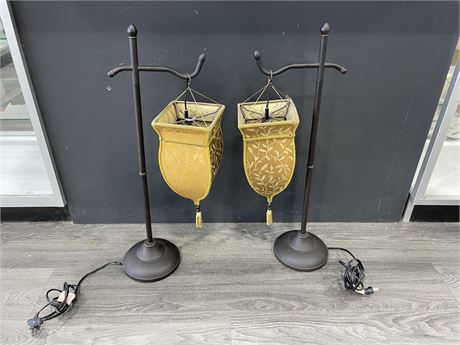 2 HANGING SHADE LAMPS (WORKS) (28”)