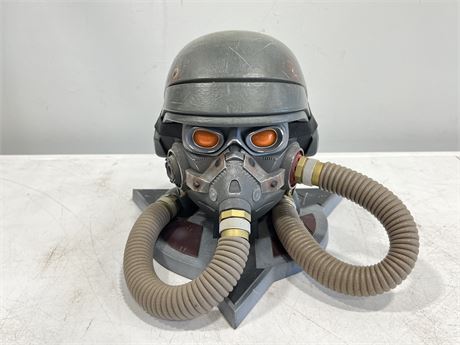 2010 KILLZONE MASK COLLECTABLE (9” tall)