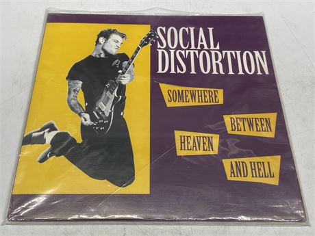 SOCIAL DISTORTION - SOMEWHERE BETWEEN HEAVEN AND HELL - VG+