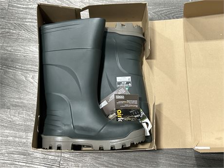 NEW IN BOX PIONEER PREMIUM PU SAFETY BOOT - SIZE 10