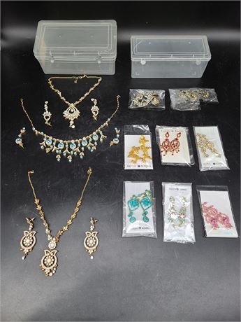 LOTS OF JEWELRY ACCESSORIES
