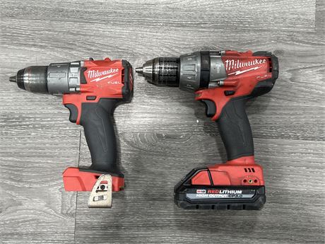 2 MILWAUKEE M18 HAMMER DRILL / DRIVERS - TESTED WORKING - ONE COMES WITH BATTERY