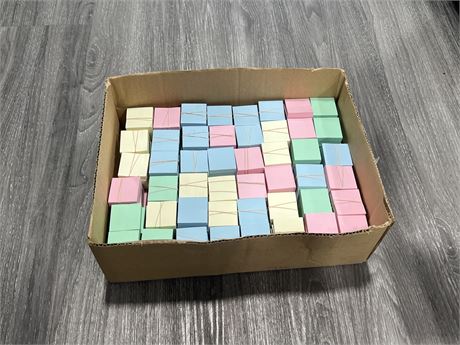 TRAY OF STAPLES POST IT NOTES - 1.5”x1.5”