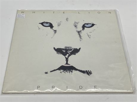 WHITE LION - PRIDE W/OG INNER SLEEVE - VG+ (slightly scratched)