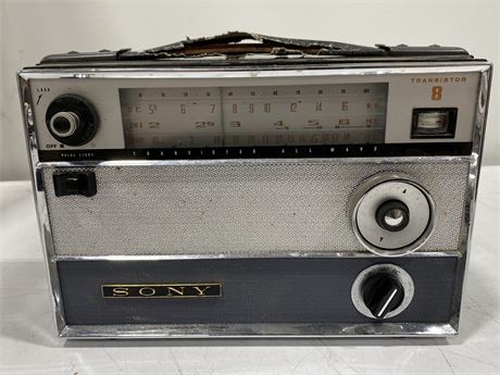 VINTAGE SONY TR-812 TRANSISTOR RADIO (Untested)