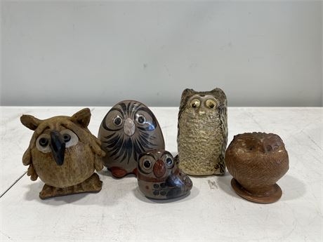 LOT OF 5 MCM POTTERY OWLS - LARGEST IS 6”