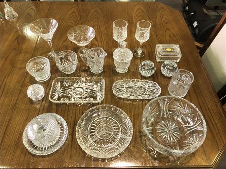 LOT OF CRYSTAL GLASSWARE