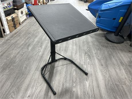 FOLDING PORTABLE LAPTOP/READING STAND