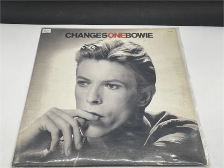 DAVID BOWIE - CHANGESONEBOWIE - (VG) SOME LIGHT SCRATCHES