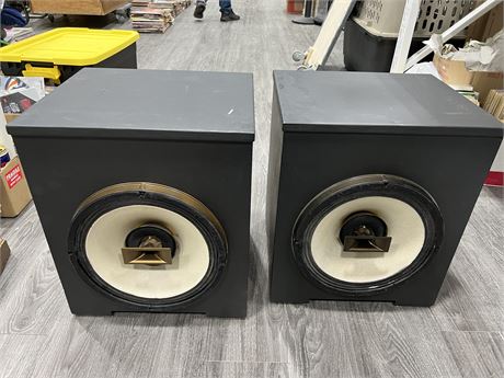 2 WORKING SPEAKERS 19” TALL