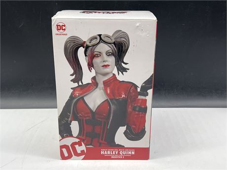 DC COLLECTIBLES 7.5” HARLEY QUINN FIGURE