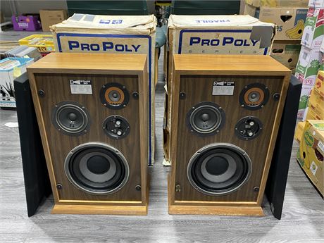 2 VINTAGE PROPOLY HIGH WATTAGE SPEAKERS W/ BOXES