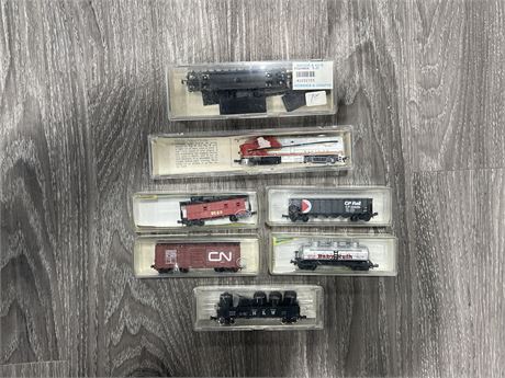 LOT OF VINTAGE N SCALE TRAINS