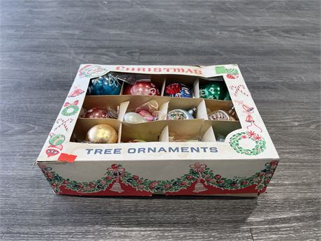 VINTAGE CHRISTMAS TREE ORNAMENTS IN BOX