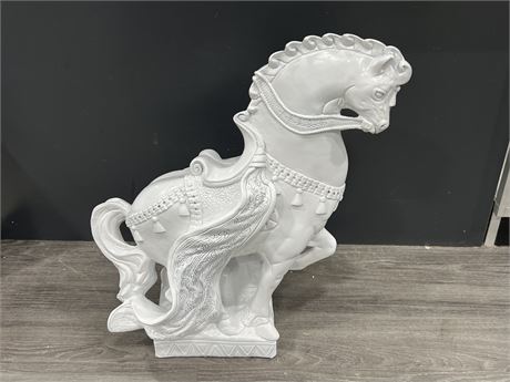 LARGE PLASTER HORSE (2ft tall)
