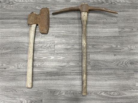 EARLY VINTAGE RAILWAY LARGE WORKING TOOLS (36” TALL)