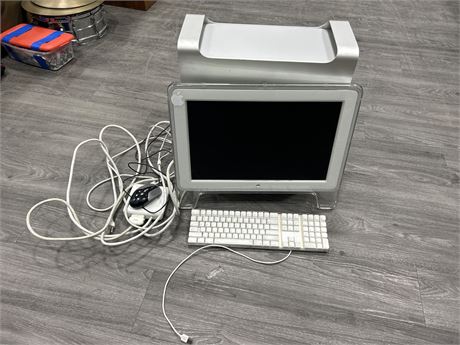 POWER MAC G5 APPLE COMPUTER W/MONITOR & KEYBOARD