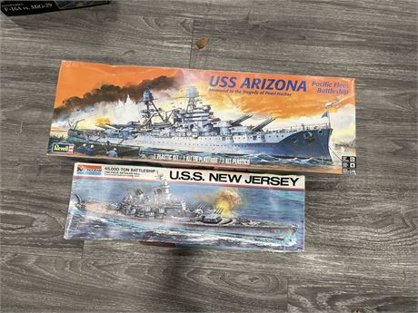 2 MODEL BATTLESHIPS USS ARIZONA & USS NEW JERSEY