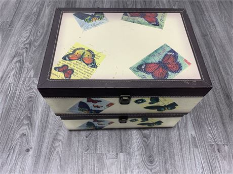 2 BUTTERFLY DECORATIVE CASES