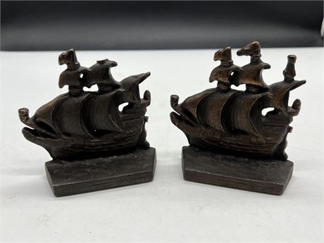 VINTAGE SHIP BOOKENDS (5” tall)