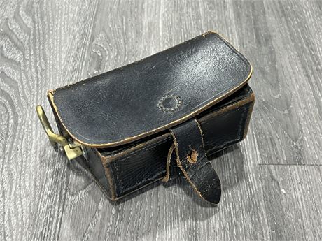 VINTAGE LEATHER AMMO POUCH