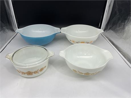 4 VINTAGE PYREX BOWLS (BLUE ONE IS 13” WIDE)