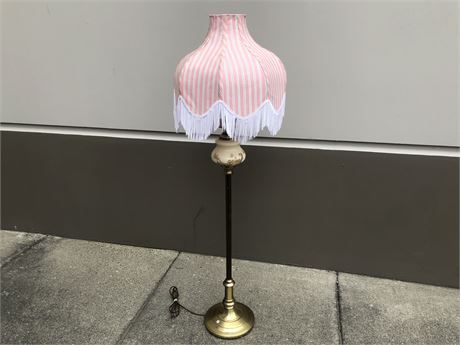 SHABBY CHIC FLOOR LAMP WITH GLASS SHADE