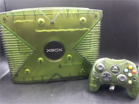 LIMITED EDITION GREEN ORIGINAL XBOX CONSOLE - EXCELLENT CONDITION