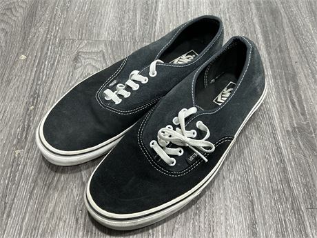 LIKE NEW VANS SUEDE SHOES - SIZE 12
