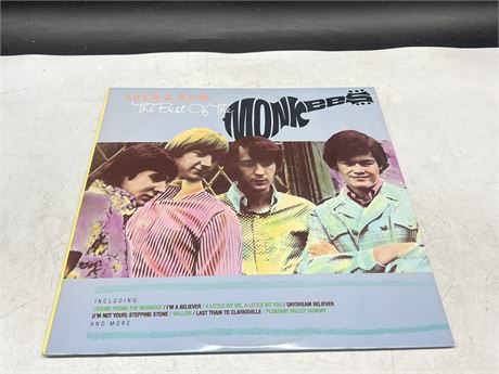 THE BEST OF THE MONKEES - NEAR MINT (NM)